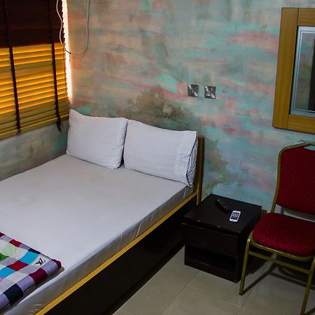 Glasshouse Hotel And Suites Egba Exterior foto