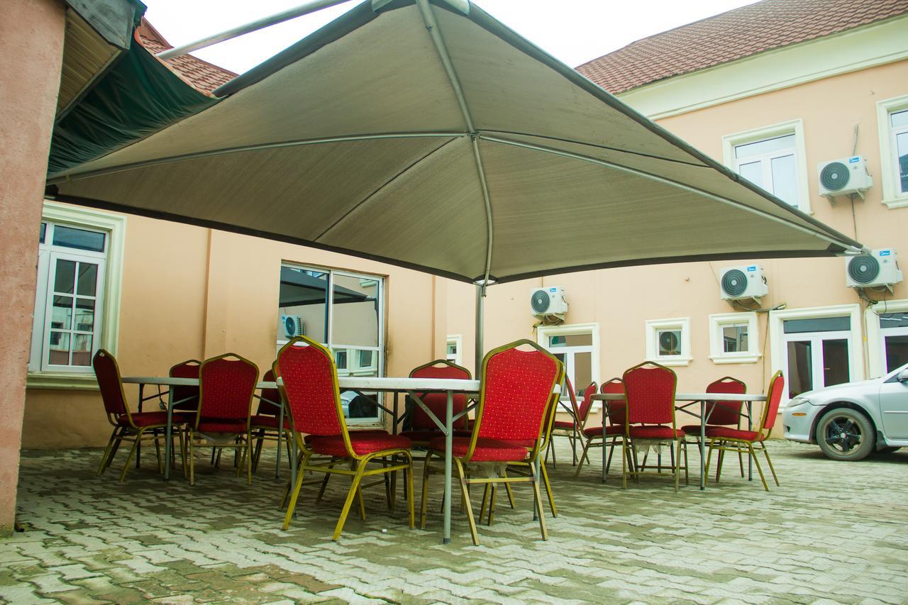 Glasshouse Hotel And Suites Egba Exterior foto